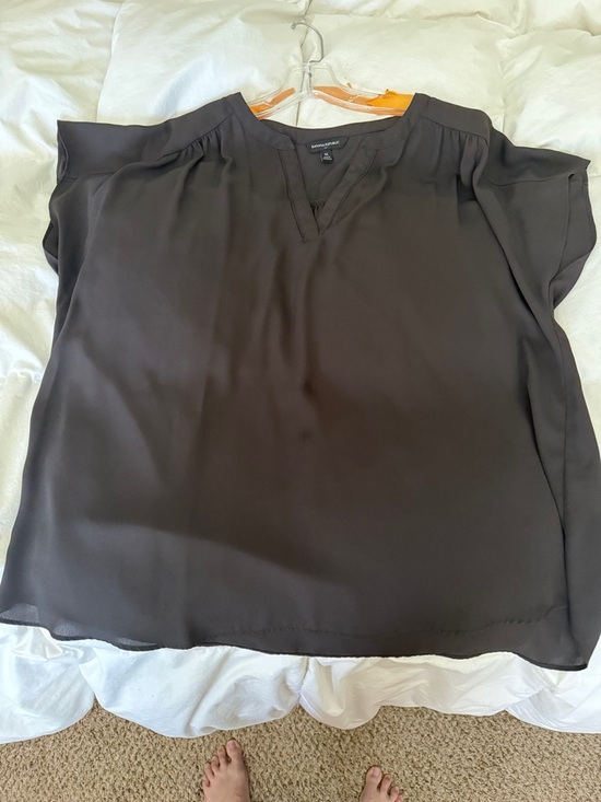 Banana Republic Tops - Banana Republic Brown Cap Sleeve V-Neck Blouse